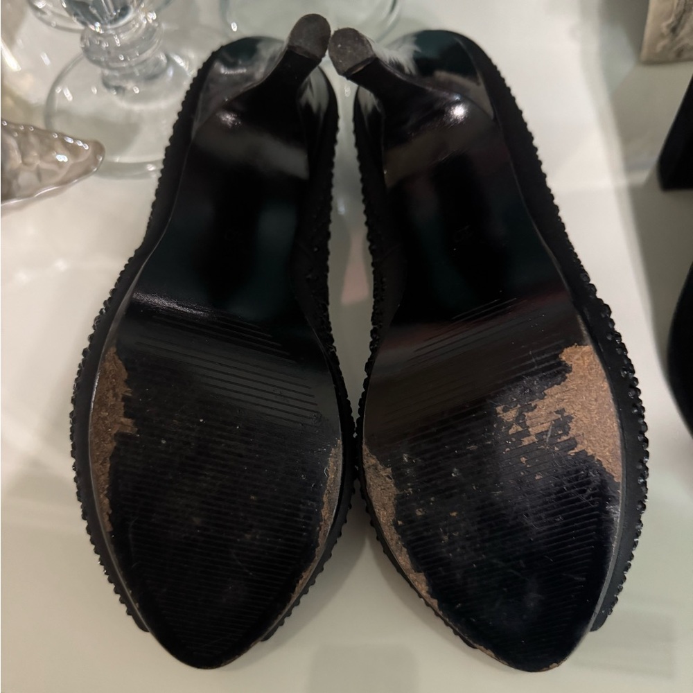 6 pairs of shoes size 10.. all for$150 Edelman Black and Cream Peep-Toe Wedges - Picture 5 of 14